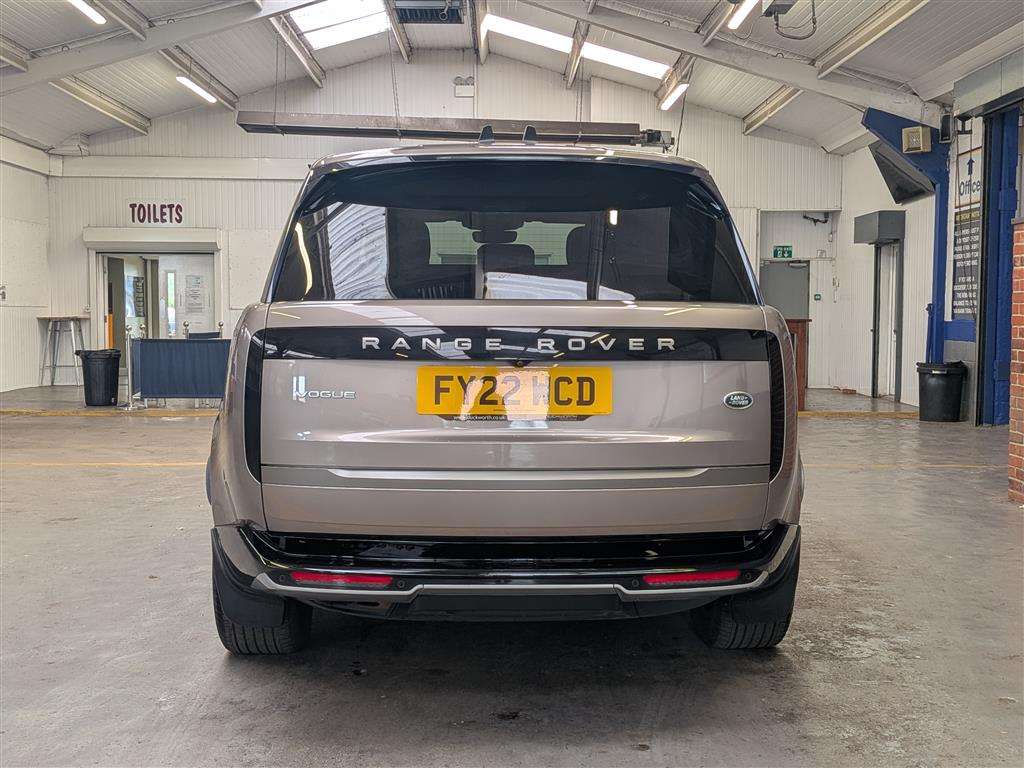 <p>2022 LAND ROVER RANGE ROVER SE D MHEV AUT</p>