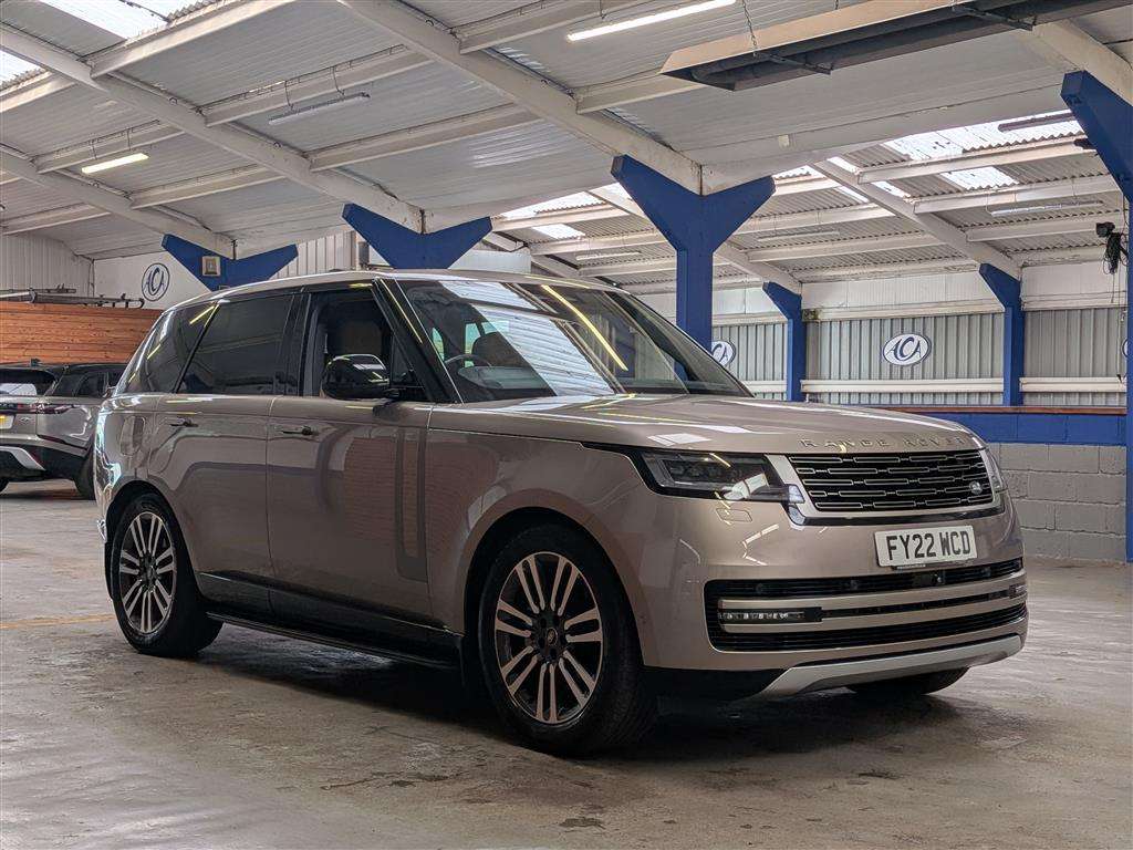 <p>2022 LAND ROVER RANGE ROVER SE D MHEV AUT</p>