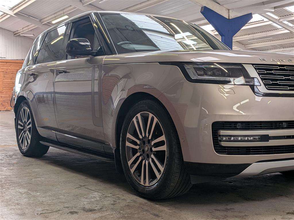 <p>2022 LAND ROVER RANGE ROVER SE D MHEV AUT</p>