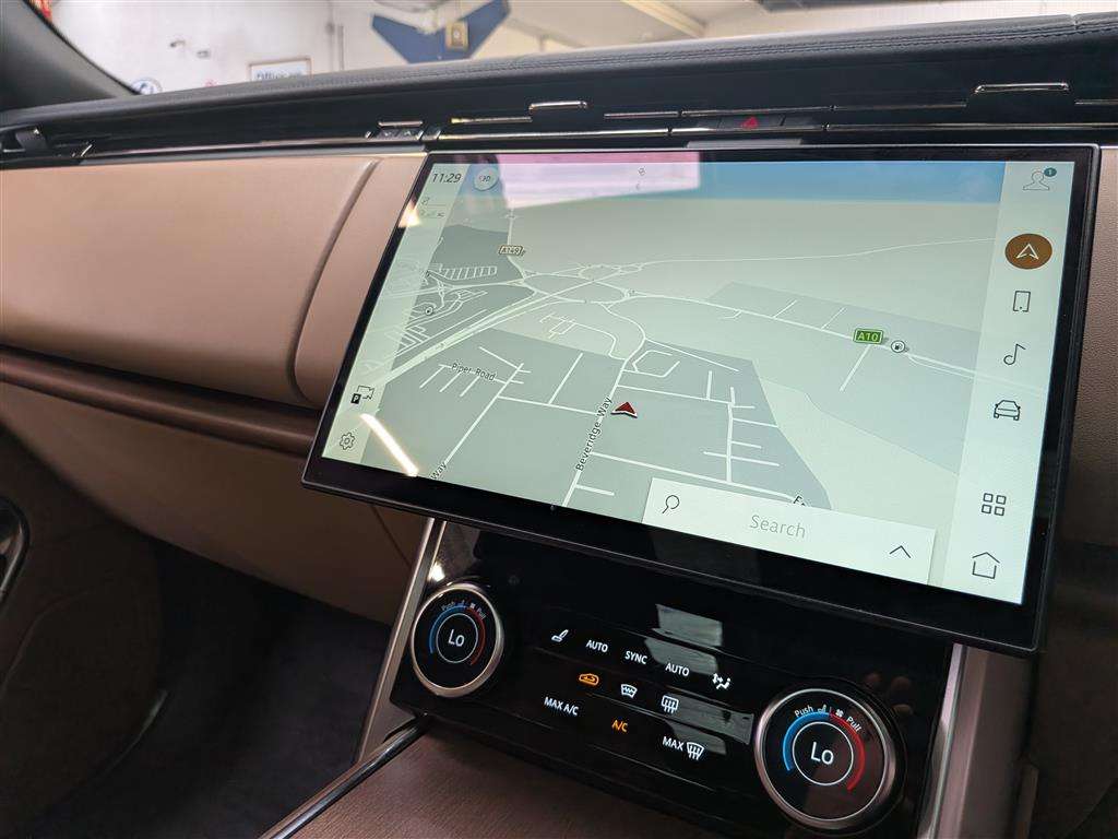 <p>2022 LAND ROVER RANGE ROVER SE D MHEV AUT</p>