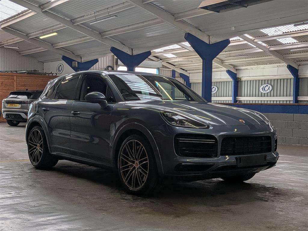 <p>2020 PORSCHE CAYENNE V8 TURBO AUTO</p>