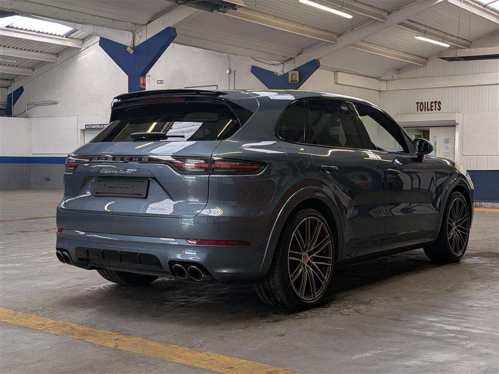 <p>2020 PORSCHE CAYENNE V8 TURBO AUTO</p>