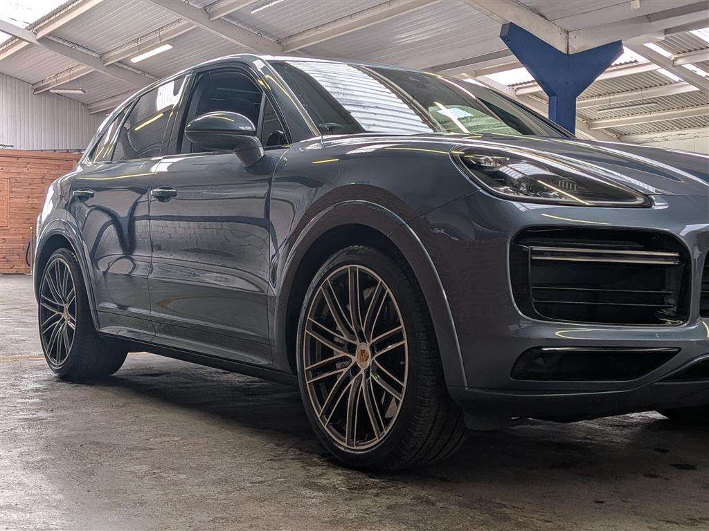 <p>2020 PORSCHE CAYENNE V8 TURBO AUTO</p>