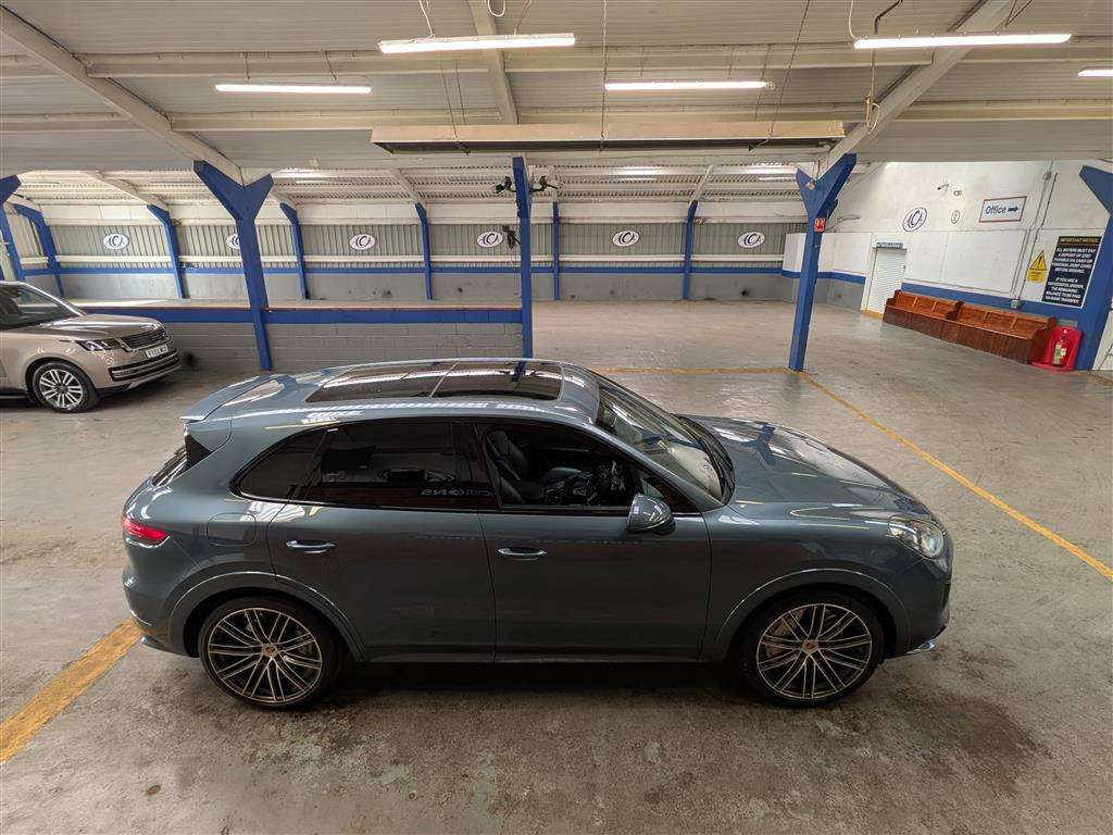 <p>2020 PORSCHE CAYENNE V8 TURBO AUTO</p>