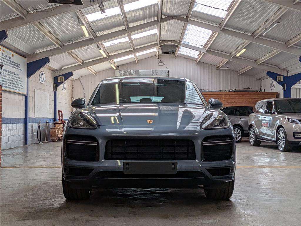 <p>2020 PORSCHE CAYENNE V8 TURBO AUTO</p>