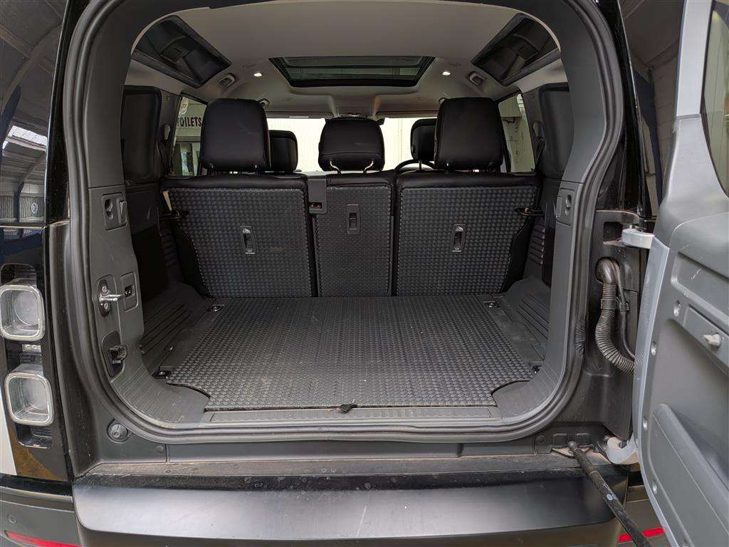 <p>2021 LAND ROVER DEFENDER HSE AUTO Chelsea Truck Co</p>