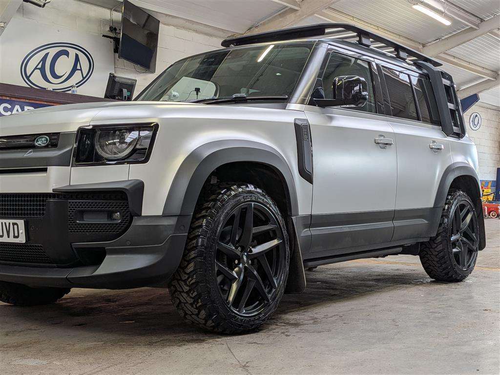 <p>2021 LAND ROVER DEFENDER HSE AUTO Chelsea Truck Co</p>