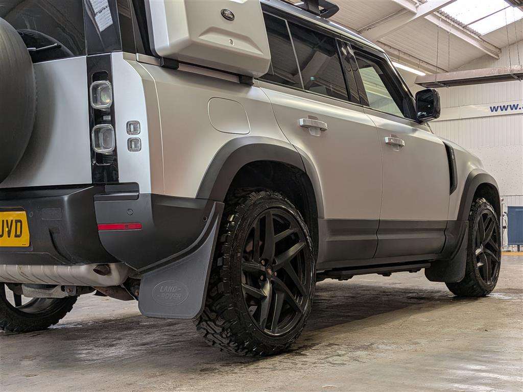 <p>2021 LAND ROVER DEFENDER HSE AUTO Chelsea Truck Co</p>