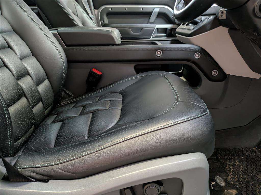 <p>2021 LAND ROVER DEFENDER HSE AUTO Chelsea Truck Co</p>