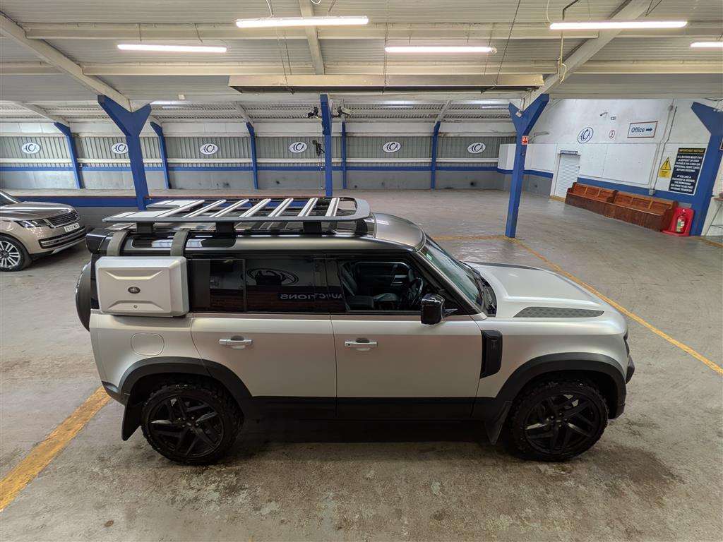 <p>2021 LAND ROVER DEFENDER HSE AUTO Chelsea Truck Co</p>