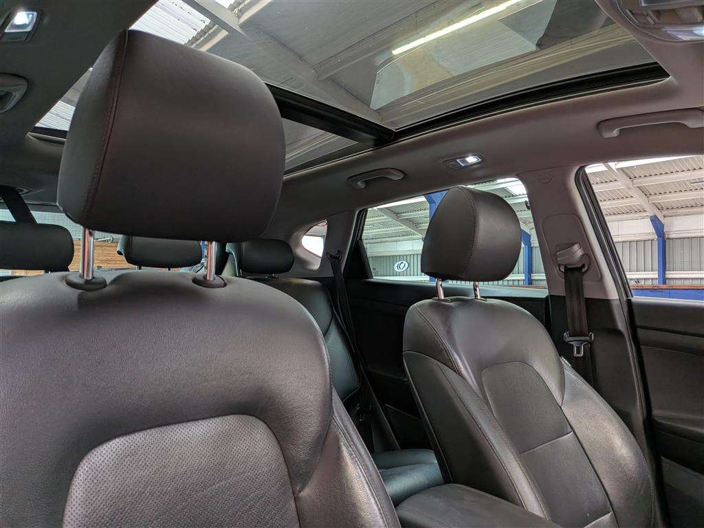 <p>2019 HYUNDAI TUCSON PREMIUM SE CRDI 2W</p>