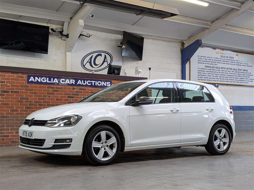 <p>2015 VOLKSWAGEN GOLF MATCH TDI BMT</p>