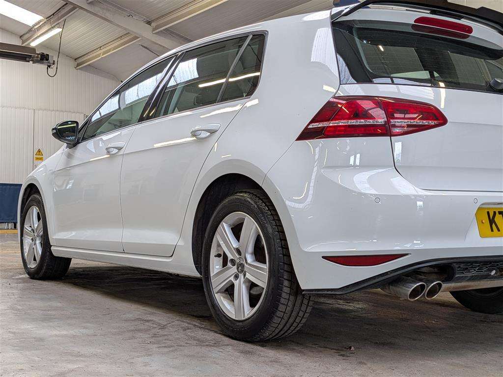 <p>2015 VOLKSWAGEN GOLF MATCH TDI BMT</p>