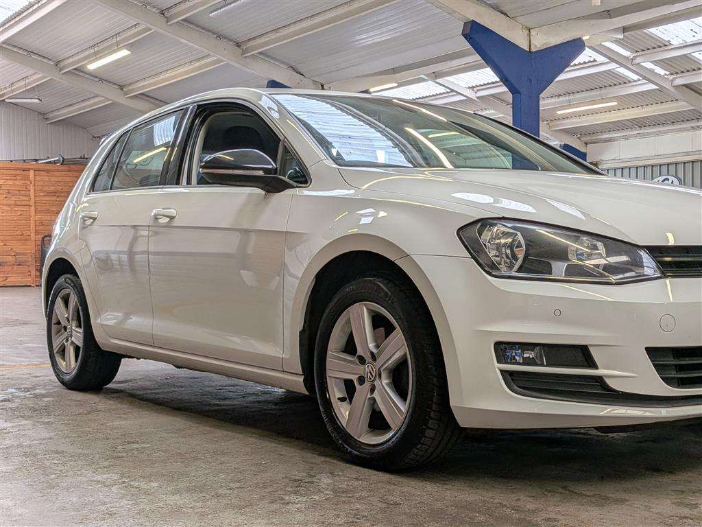<p>2015 VOLKSWAGEN GOLF MATCH TDI BMT</p>