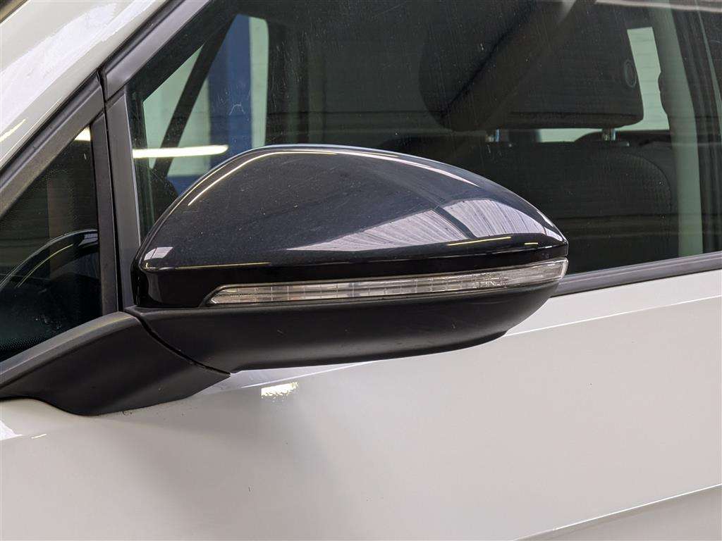 <p>2015 VOLKSWAGEN GOLF MATCH TDI BMT</p>