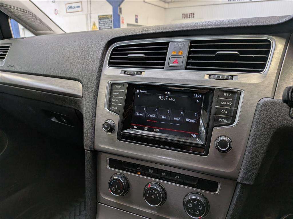 <p>2015 VOLKSWAGEN GOLF MATCH TDI BMT</p>