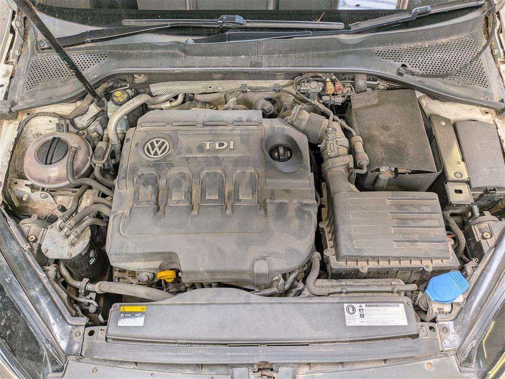 <p>2015 VOLKSWAGEN GOLF MATCH TDI BMT</p>