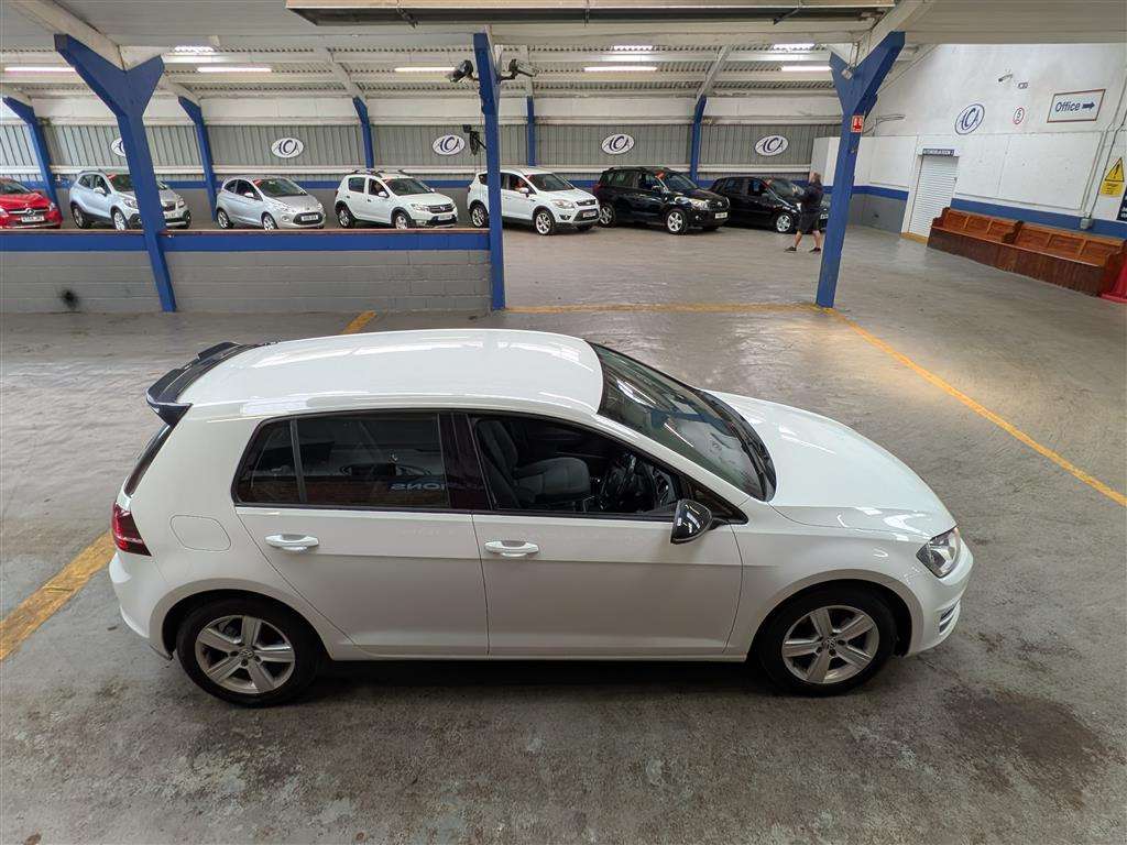 <p>2015 VOLKSWAGEN GOLF MATCH TDI BMT</p>