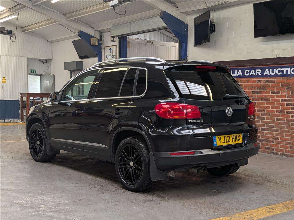 <p>2012 VOLKSWAGEN TIGUAN SE TDI BLUE TECH 4</p>
