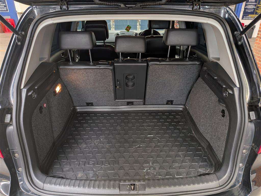 <p>2012 VOLKSWAGEN TIGUAN SE TDI BLUE TECH 4</p>