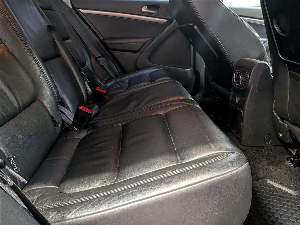<p>2012 VOLKSWAGEN TIGUAN SE TDI BLUE TECH 4</p>