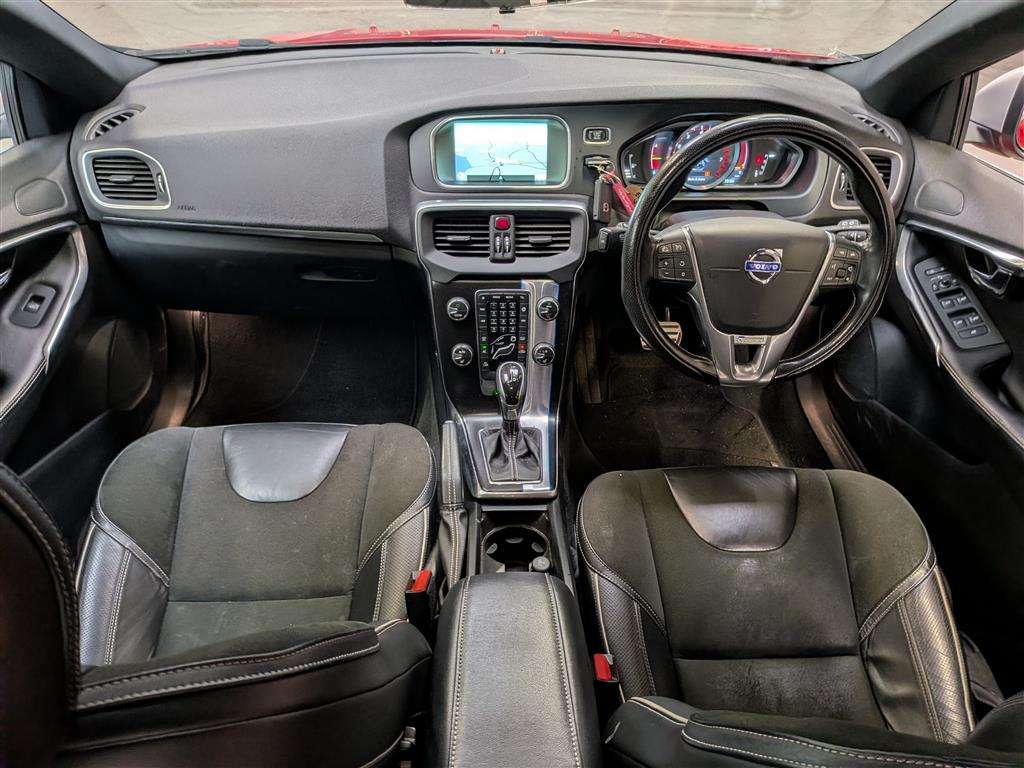 <p>2016 VOLVO V40 R-DESIGN NAV T2 AUTO</p>