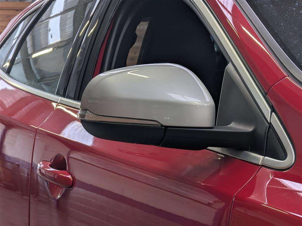 <p>2016 VOLVO V40 R-DESIGN NAV T2 AUTO</p>