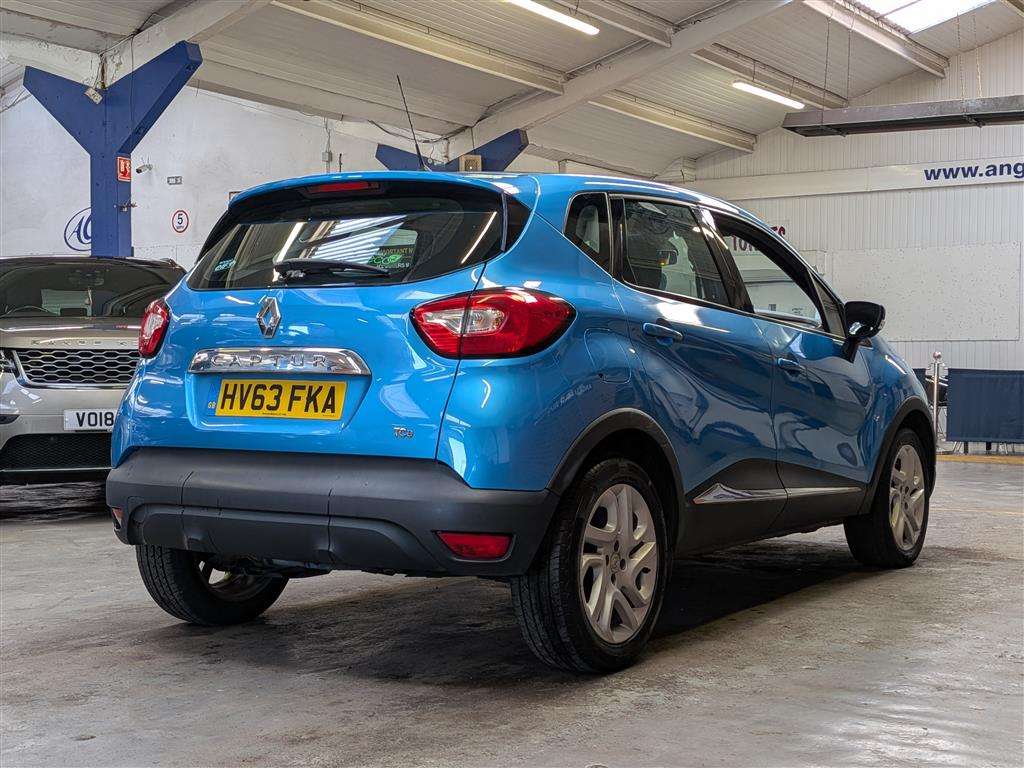 <p>2013 RENAULT CAPTUR D-QUE M-NAV NRG TC</p>