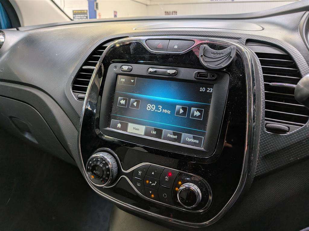 <p>2013 RENAULT CAPTUR D-QUE M-NAV NRG TC</p>