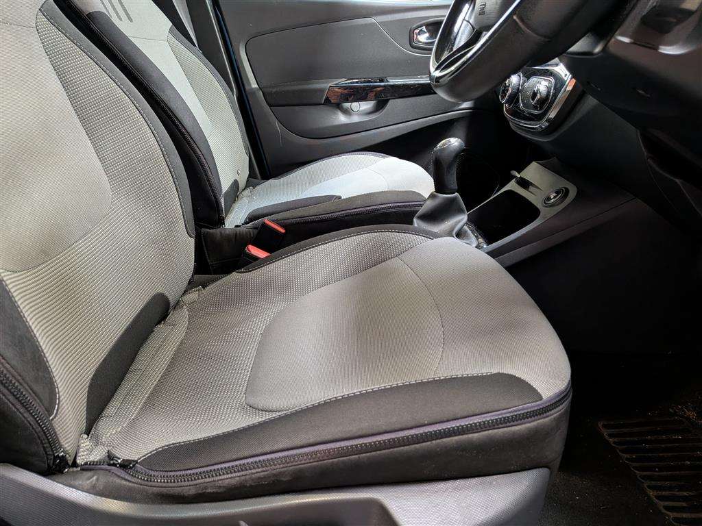 <p>2013 RENAULT CAPTUR D-QUE M-NAV NRG TC</p>