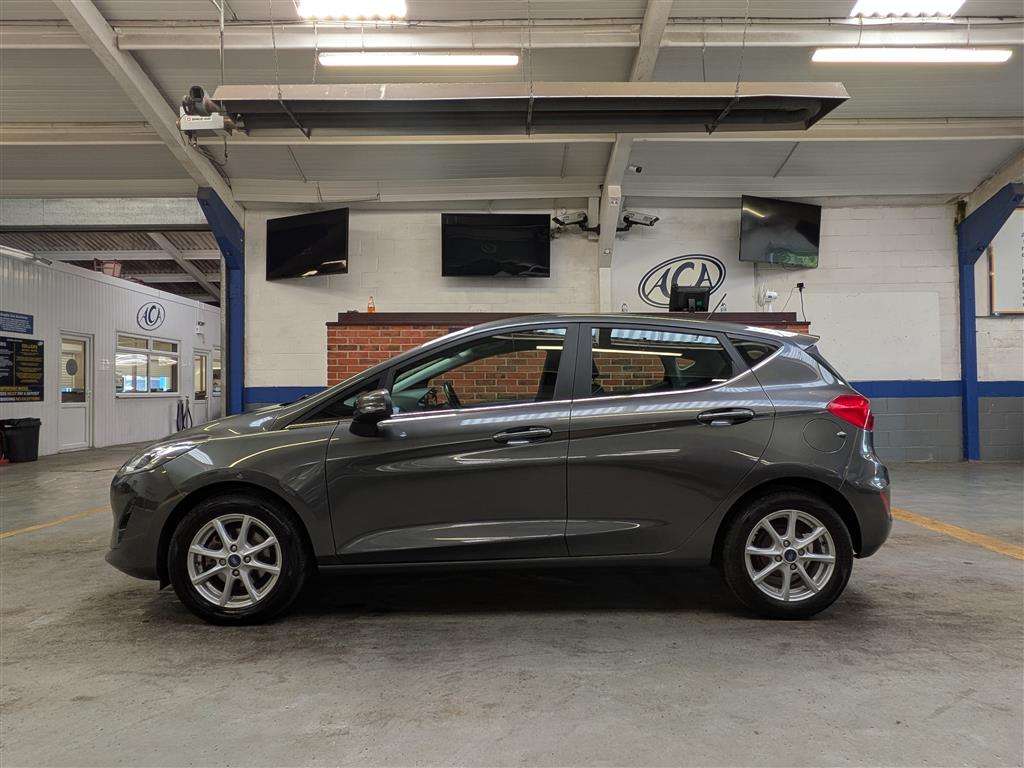 <p>2017 FORD FIESTA ZETEC</p>