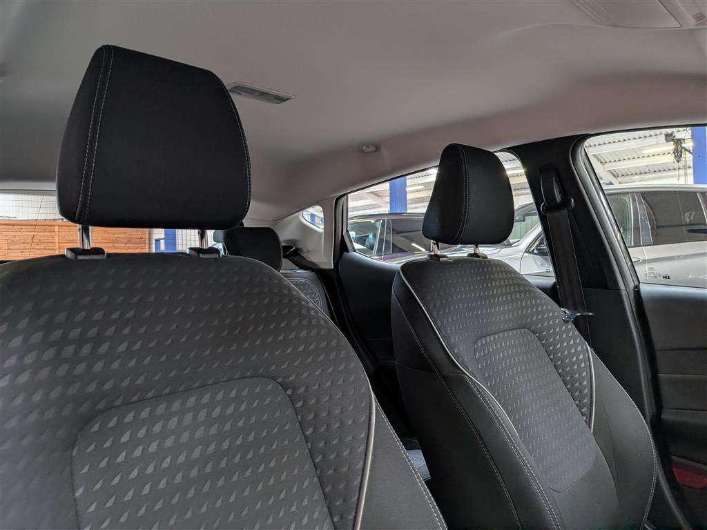 <p>2017 FORD FIESTA ZETEC</p>