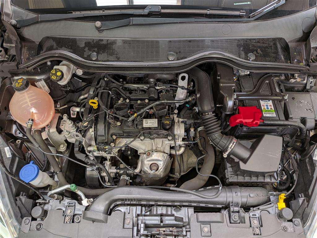 <p>2017 FORD FIESTA ZETEC</p>