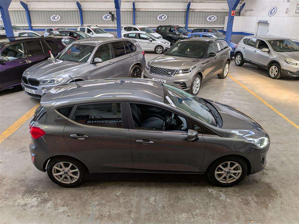 <p>2017 FORD FIESTA ZETEC</p>
