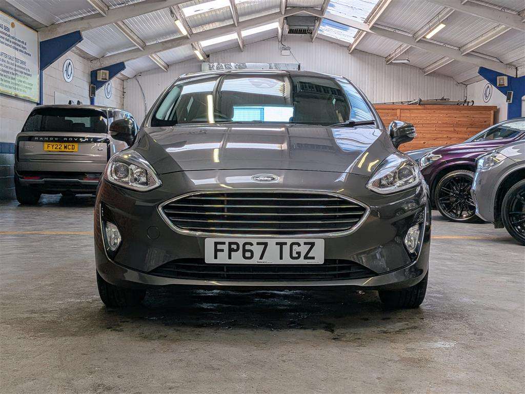 <p>2017 FORD FIESTA ZETEC</p>