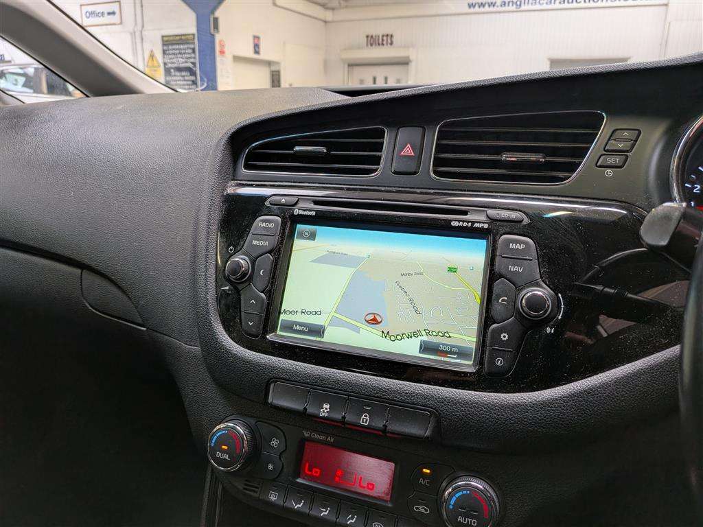<p>2014 KIA CEED 3 ECODYNAMICS CRDI</p>