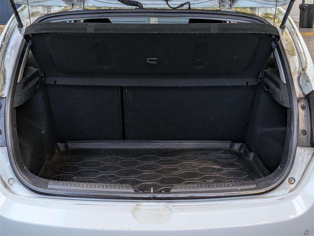 <p>2014 KIA CEED 3 ECODYNAMICS CRDI</p>