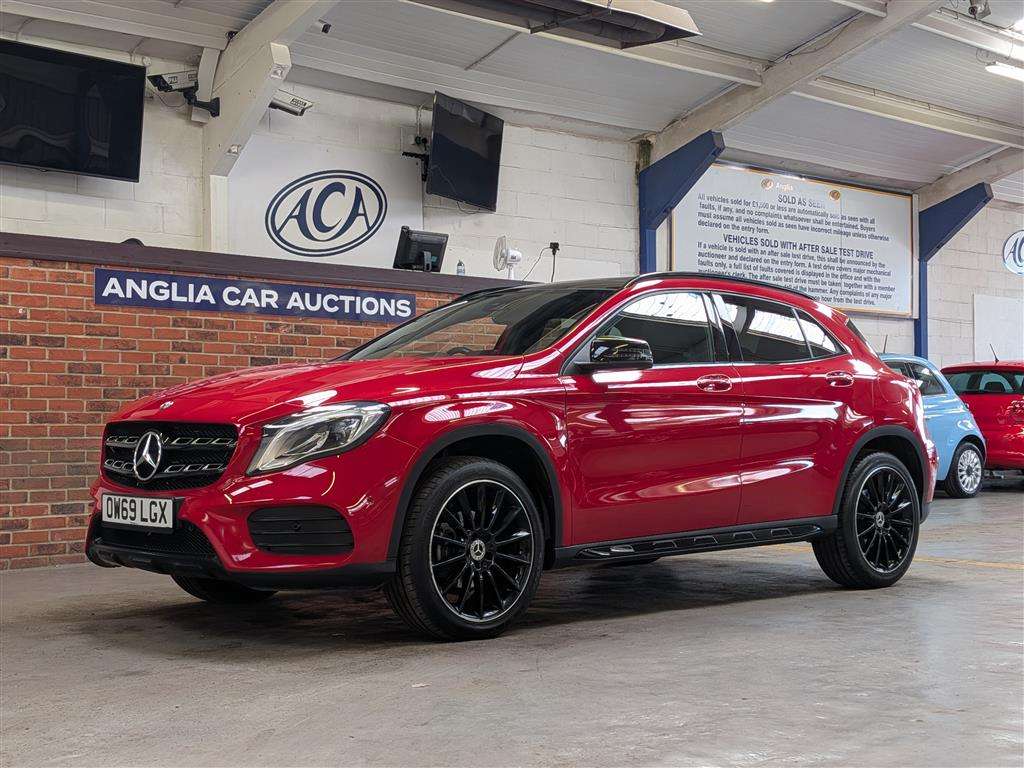 <p>2020 MERCEDES-BENZ GLA 200 AMG LINE EDITION</p>