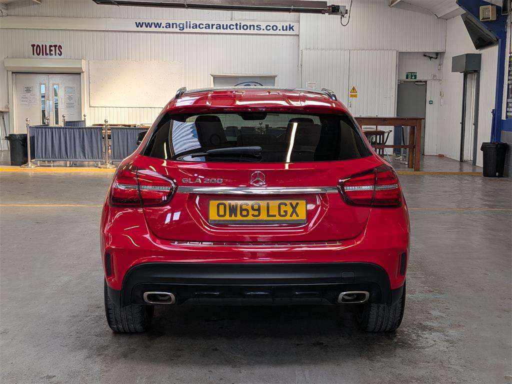 <p>2020 MERCEDES-BENZ GLA 200 AMG LINE EDITION</p>