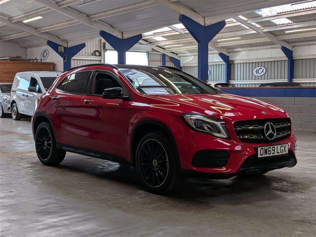 <p>2020 MERCEDES-BENZ GLA 200 AMG LINE EDITION</p>