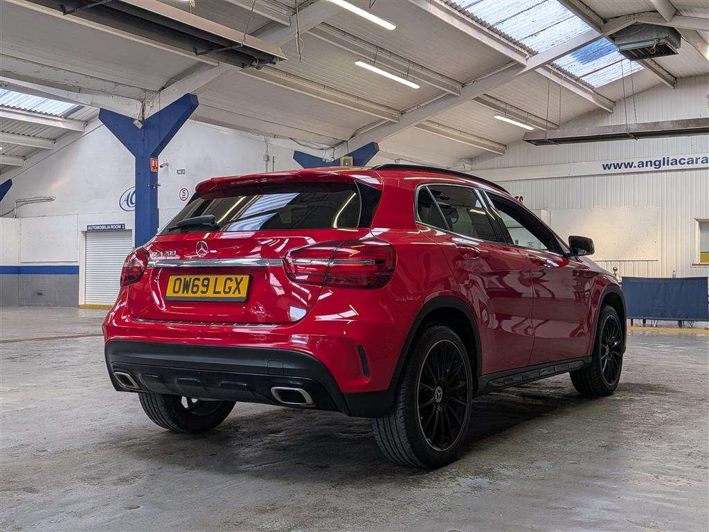 <p>2020 MERCEDES-BENZ GLA 200 AMG LINE EDITION</p>