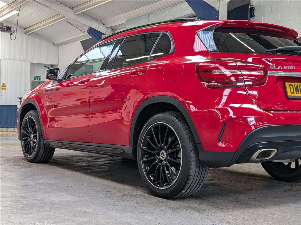 <p>2020 MERCEDES-BENZ GLA 200 AMG LINE EDITION</p>