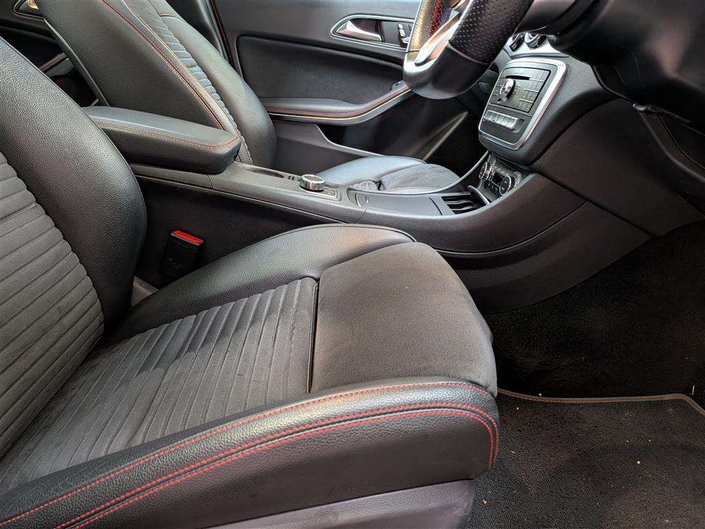 <p>2020 MERCEDES-BENZ GLA 200 AMG LINE EDITION</p>