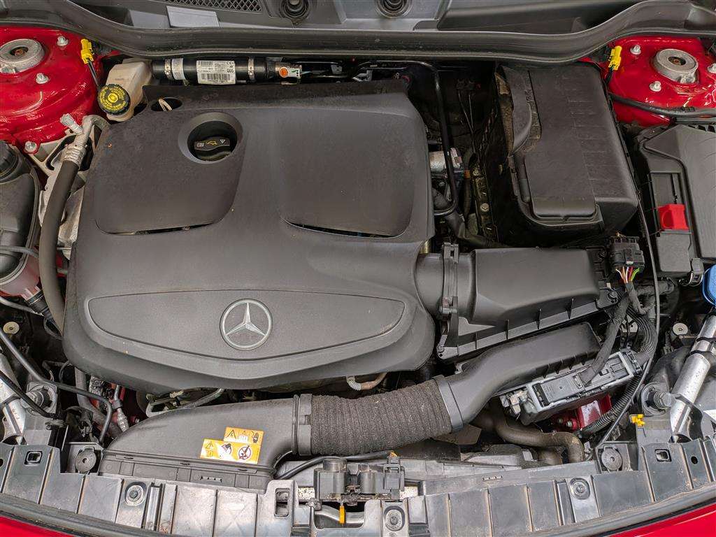 <p>2020 MERCEDES-BENZ GLA 200 AMG LINE EDITION</p>