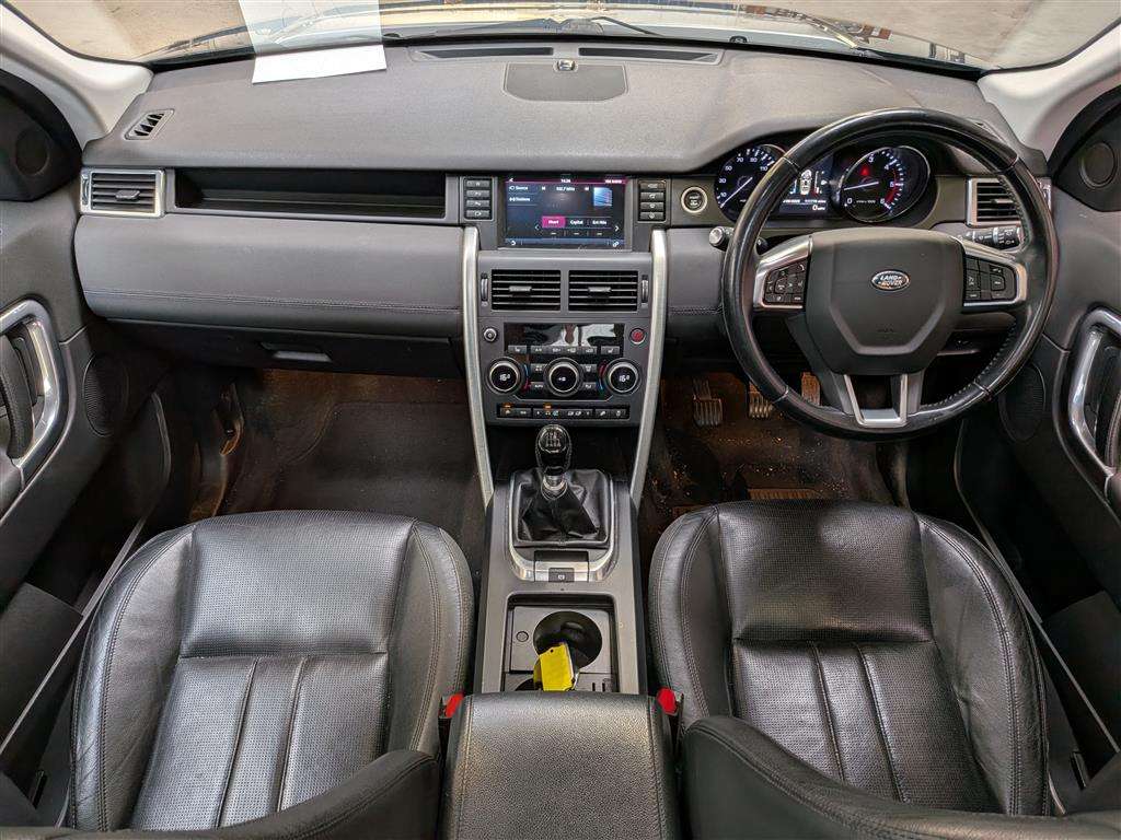 <p>2016 LAND ROVER DISCOVERY SPORT HSE TD4</p>