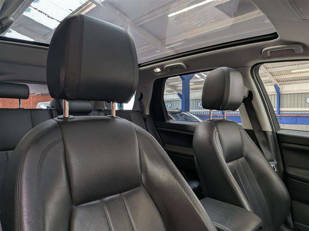 <p>2016 LAND ROVER DISCOVERY SPORT HSE TD4</p>