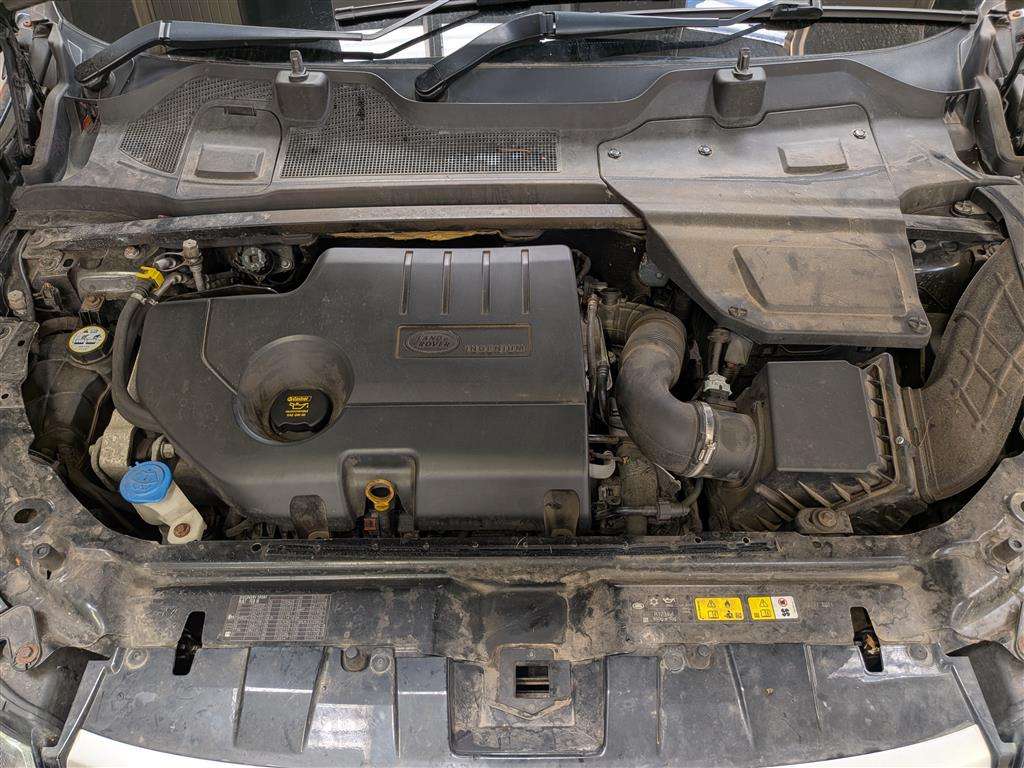<p>2016 LAND ROVER DISCOVERY SPORT HSE TD4</p>