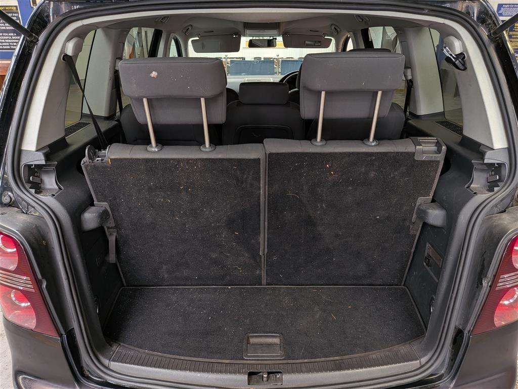 <p>2008 VOLKSWAGEN TOURAN SE TDI 105</p>