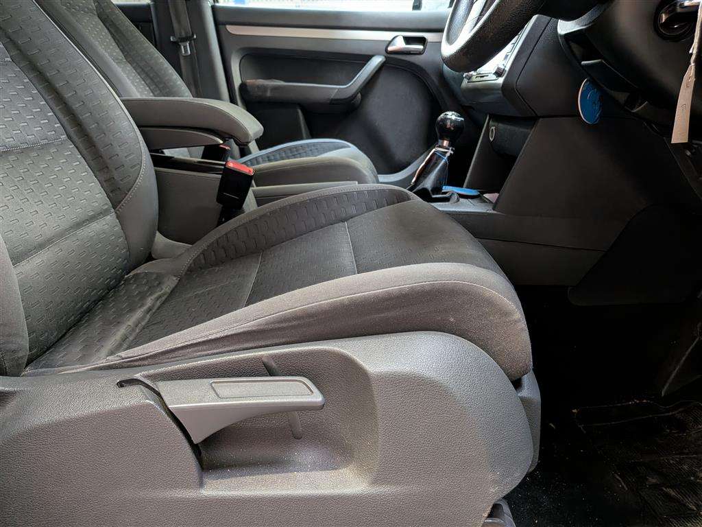 <p>2008 VOLKSWAGEN TOURAN SE TDI 105</p>