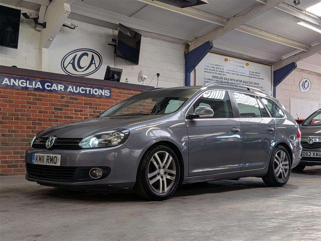 <p>2011 VOLKSWAGEN GOLF SE BLUEMOTION TDI</p>